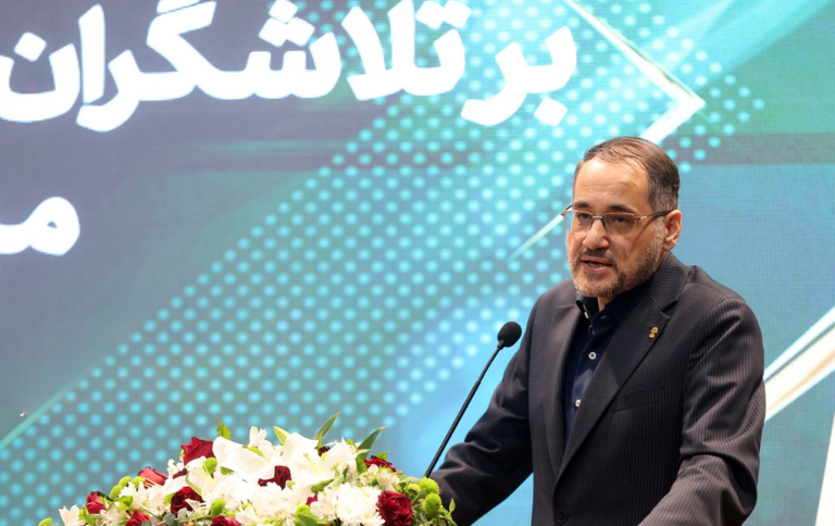 متوسط حداکثر قیمت مطلوب بنزین آزاد از نظر مردم حدود 10 هزار و 100 تومان برآورد شده است